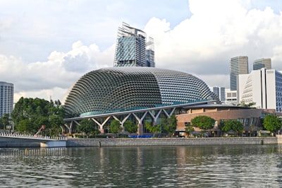 深入浅出：新加坡公司注册的指南与考量