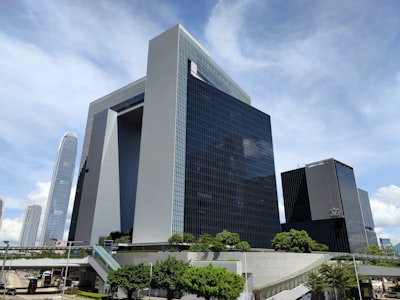 移居香港的机遇与挑战