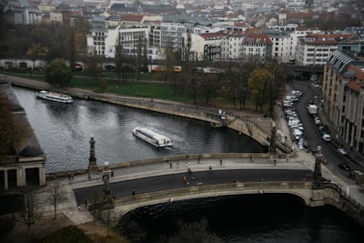 持续经营：合规与发展并重